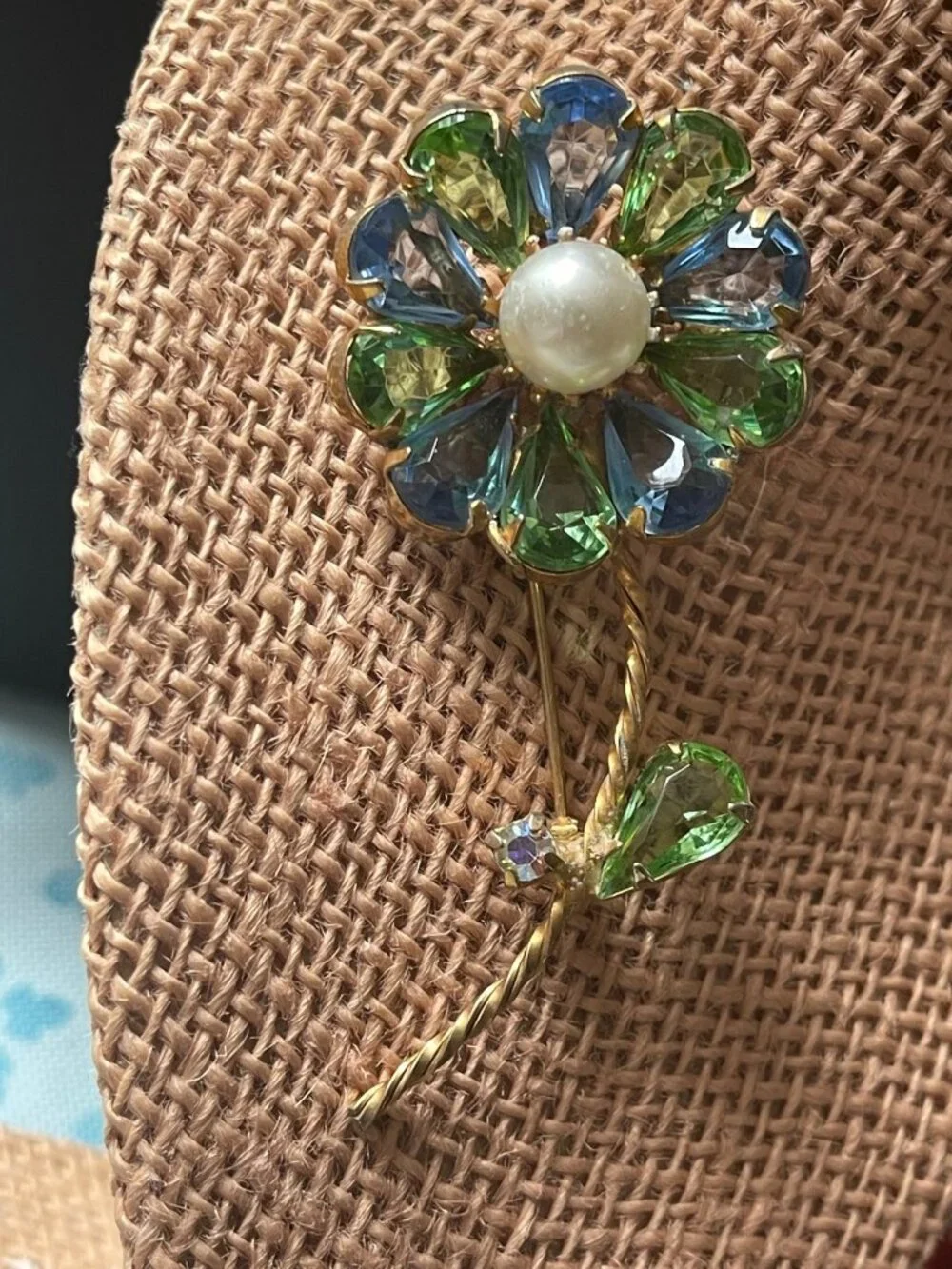 Vintage Gold-Tone Flower Brooch With Pearl Center & Blue-Green Glass Petals Flor